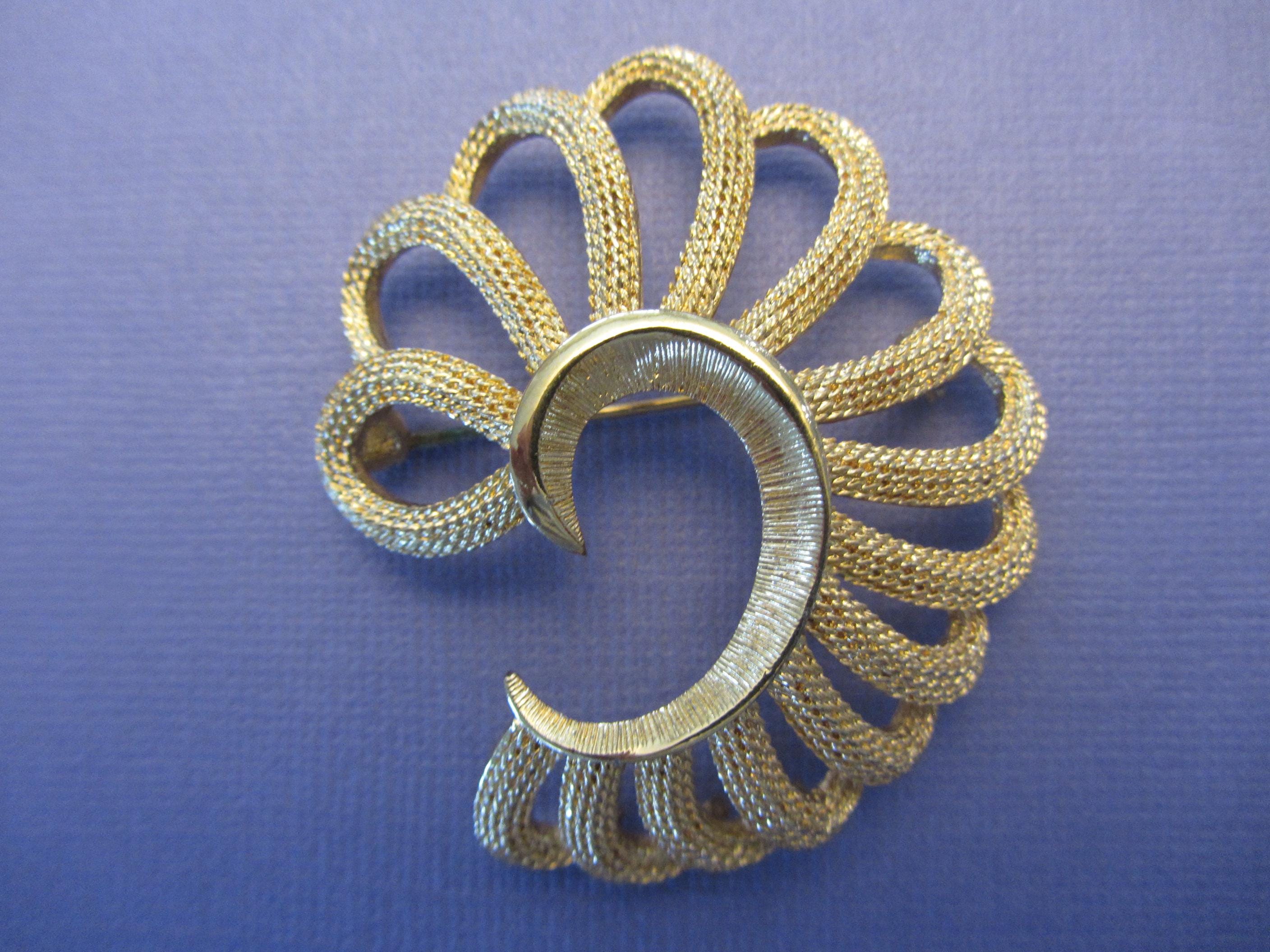 Monet Gold Tone- Sun Face Brooch - Etsy
