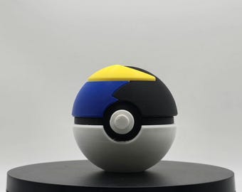Lunar Catcher Ball – A Celestial-Inspired Moon Ball Display Ball for Collectors