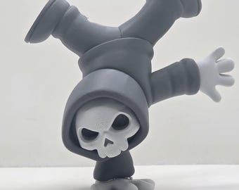 Breakdancing Skull Figure – Streetwear Hoodie Skeleton Collectible