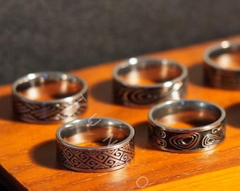 Ringen met gegraveerd patroon voor heren – eenvoudige gepolijste ringen met tribale en geometrische patronen, duurzaam dagelijks sieraad, zegelring voor heren