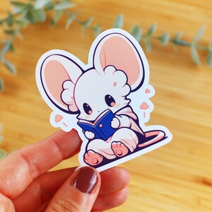 Adesivo in vinile Mouse da lettura | Adesivo da offrire, adesivo per bottiglia d'acqua, adesivo kawaii, adesivo per diario, adesivo per e-book