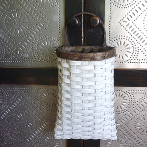 Grungy Wall Basket image 5