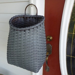 Primitive Front Porch Basket image 1