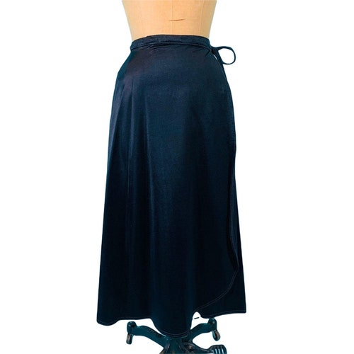 Vintage 1970s Black Shiny Spandex Wrap Skirt Spalding | W 23