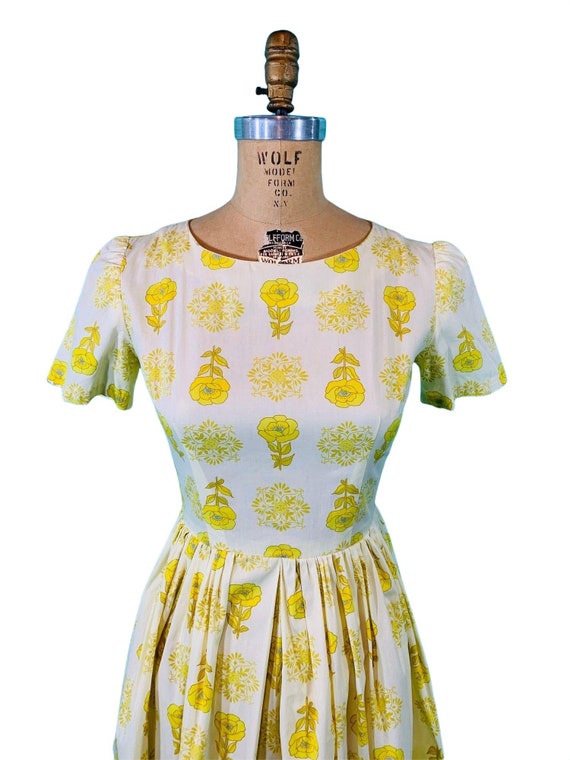 Vintage 1960s Yellow Dress Floral Print Cotton Da… - image 4