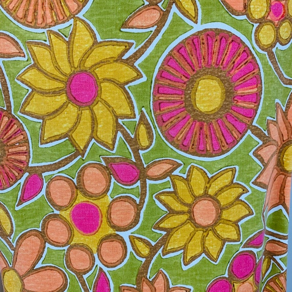 Vintage 1960s House Dress Groovy Floral Print Pin… - image 4