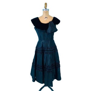 Vintage 40s Evening Gown Womens Small Black Tiered Party Dress Velvet Collar Spooky