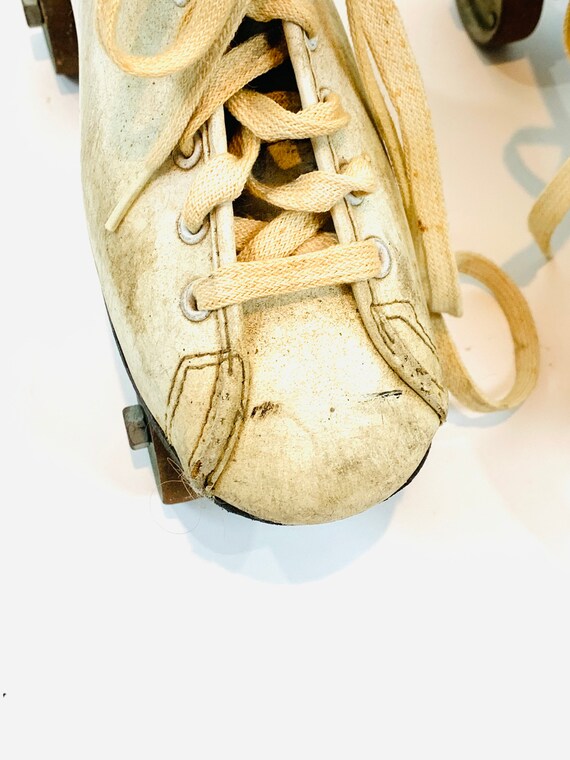 Vintage Roller Skates AS IS White Lace Up Kids Sk… - image 10