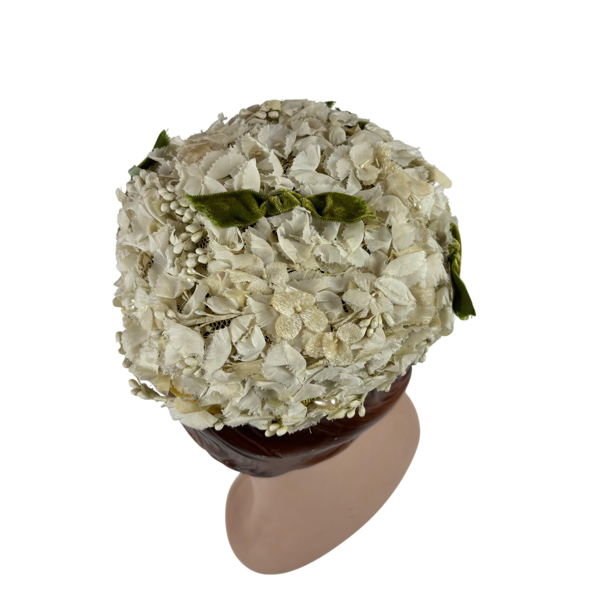 Vintage 50s Floral Hat White Green Bows Formal Round Pillbox  display picture 2