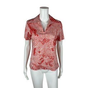 Vintage 70s Tiger Top Women&#39;s M Giraffe Novelty Print Red Short Sleeve Collared Shirt