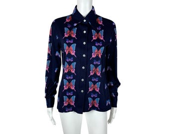 Vintage 70er Jahre Schmetterling Top Damen Große Lila Neuheit Print Polyester Bluse Boho