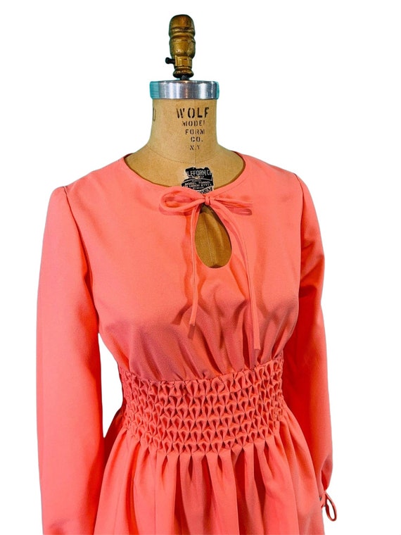 Vintage 1960s Peach Mini Dress Keyhole Shirred Wa… - image 5