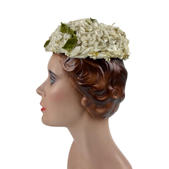 Vintage 50s Floral Hat White Green Bows Formal Round Pillbox  display picture 3