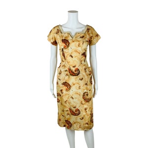 Vintage 1950s Novelty Print Dress Brown Feathers V Neck Wiggle Pin Up | W 25&quot;