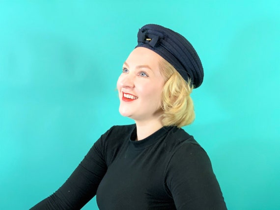 Vintage 1940s Navy Hat Blue Bow Button Round Beret - image 2