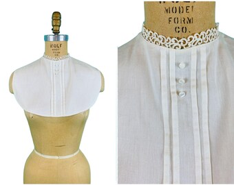 Vintage 1940s White Collar Detachable Egyptian Bib