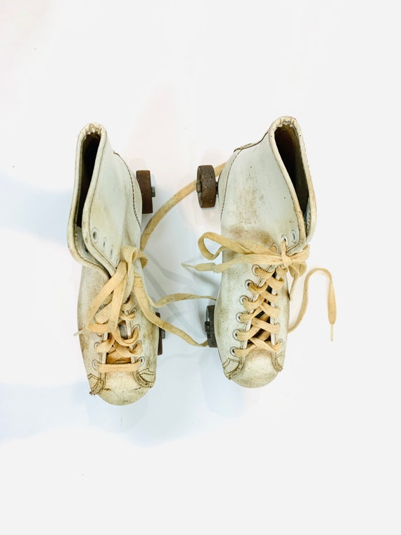 Vintage Roller Skates AS IS White Lace Up Kids Sk… - image 3