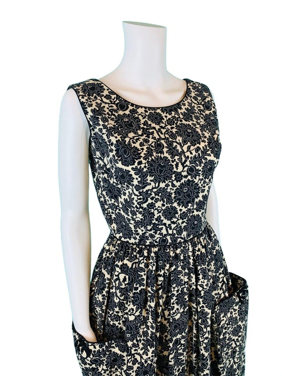 Vintage 1950s Toile Print Dress Lynbrook Black & … - image 5