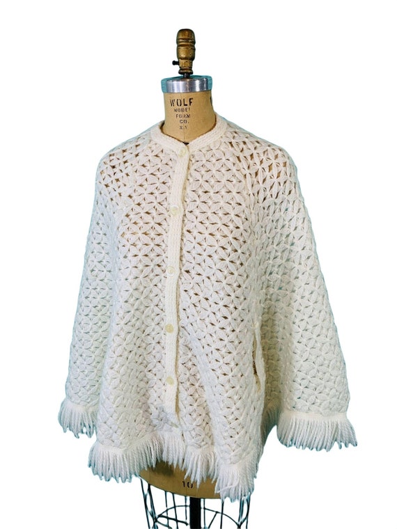 Vintage 1960s Cape Women's Large White Crochet Ac… - image 4