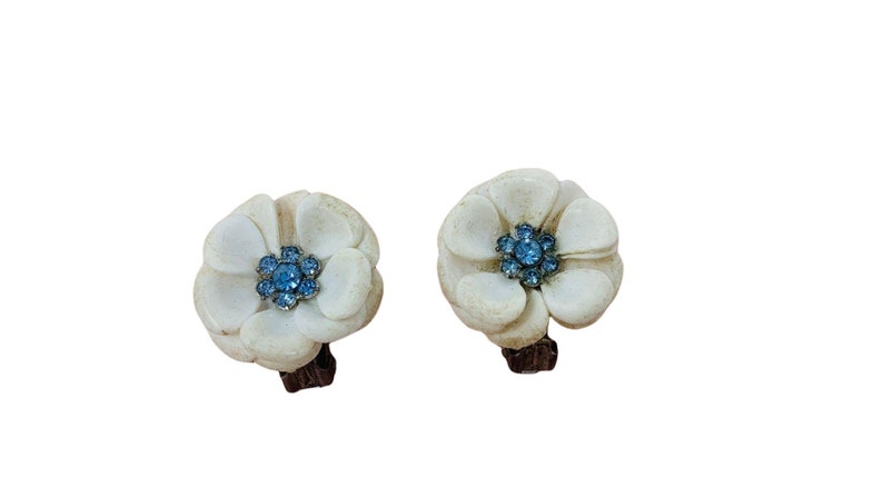 Vintage 1950s Clip Ons White Flowers Blue Rhinestones Earrings image 6