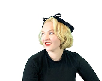 Vintage 1950s Wool Beret Navy Blue Bow Hat
