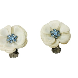 Vintage 1950s Clip Ons White Flowers Blue Rhinestones Earrings image 1