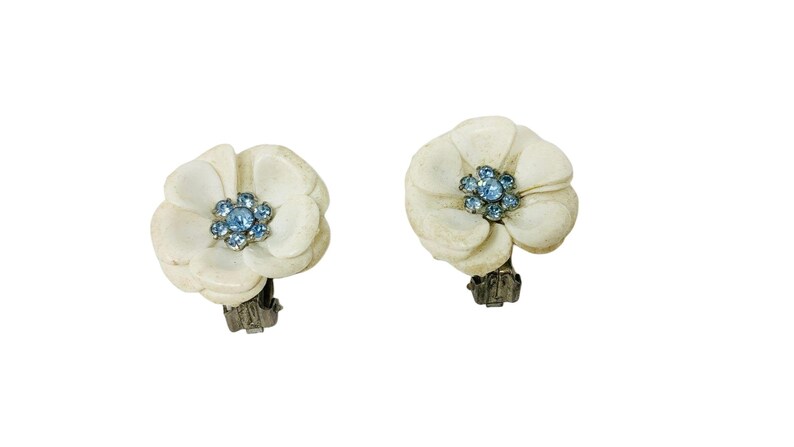 Vintage 1950s Clip Ons White Flowers Blue Rhinestones Earrings image 1
