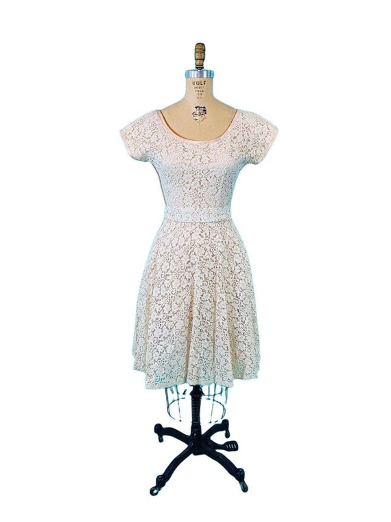 Vintage 1950s Cream Lace Dress Scoop Neck Cocktai… - image 1