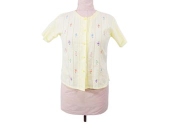 Vintage 70s Eyelet Blouse Womens Medium Yellow Floral Embroidery Button Down Top