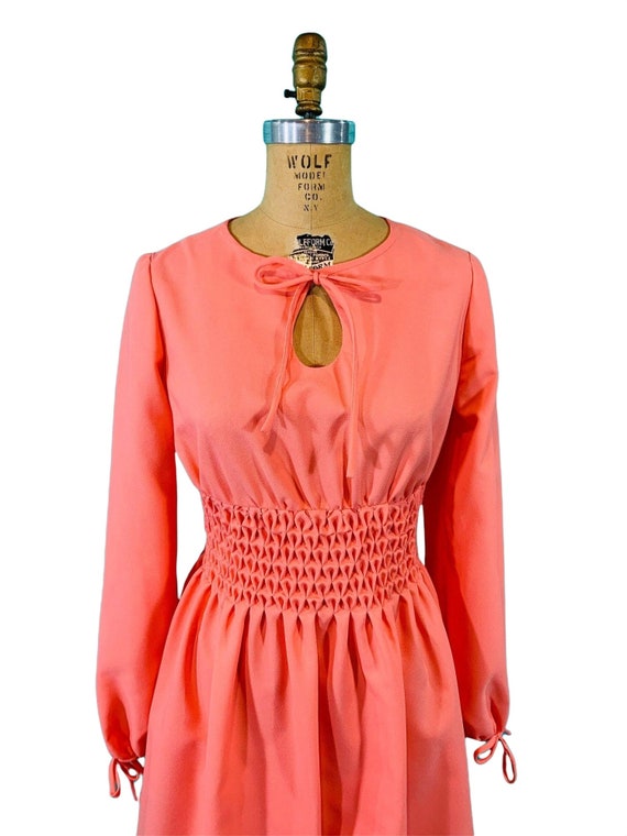Vintage 1960s Peach Mini Dress Keyhole Shirred Wa… - image 3