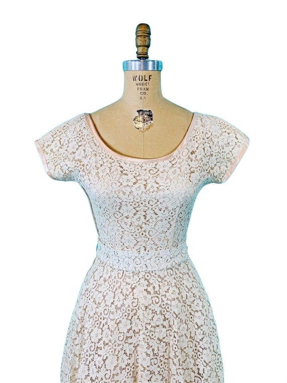 Vintage 1950s Cream Lace Dress Scoop Neck Cocktai… - image 2