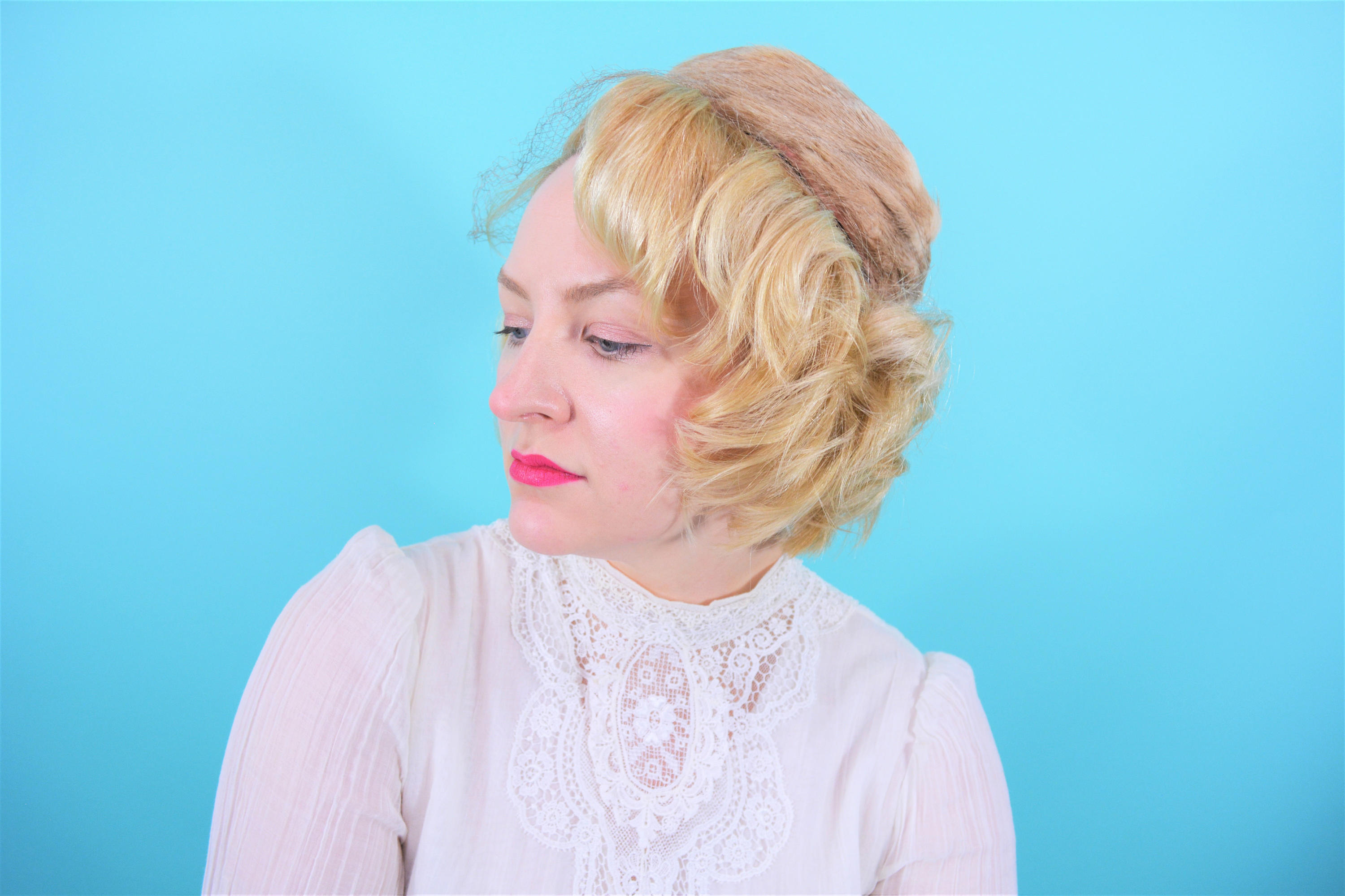 Vintage 1950s Tan Fur Pillbox Hat Lady Bess Mauve Satin  display picture 1