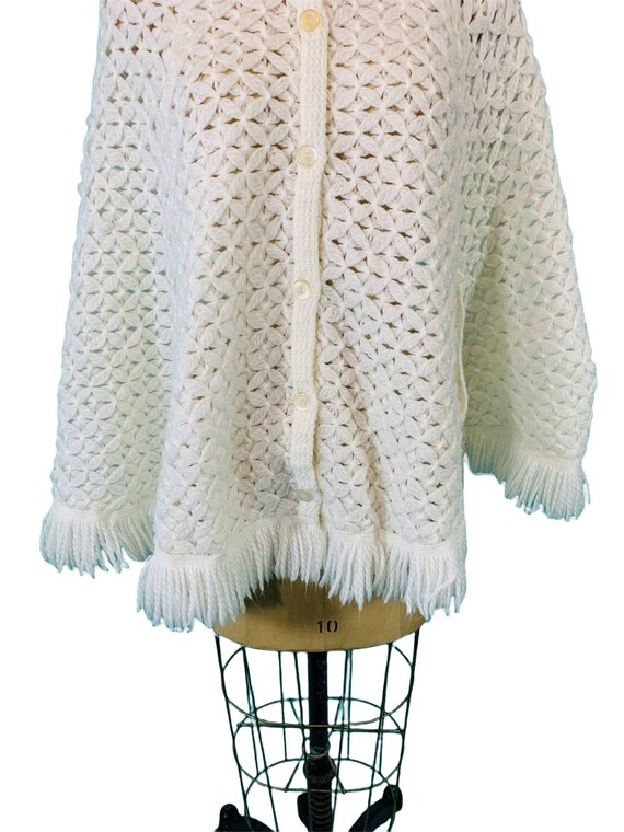 Vintage 1960s Cape Women's Large White Crochet Ac… - image 5