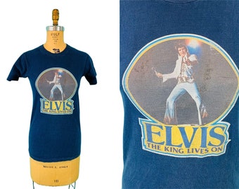 Vintage 1970s Elvis Tee The King Lives On Blue Iron On Graphic T Shirt | B 32"