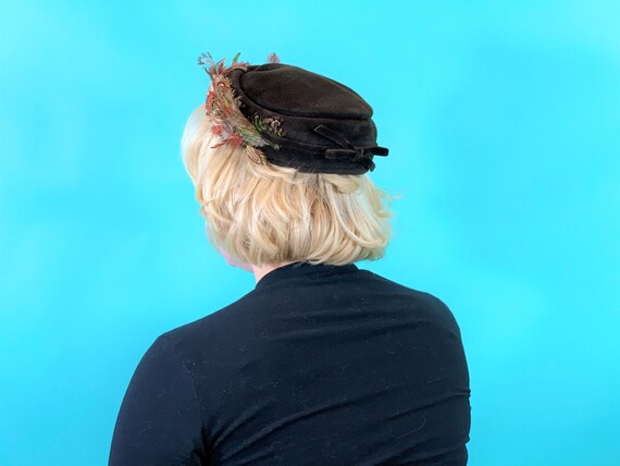 Vintage 1950s Feather Hat | Pinehurst Brown Round… - image 8