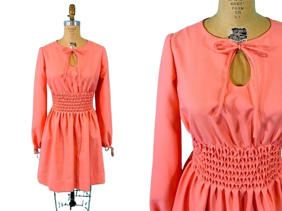 Vintage 1960s Peach Mini Dress Keyhole Shirred Wa… - image 1