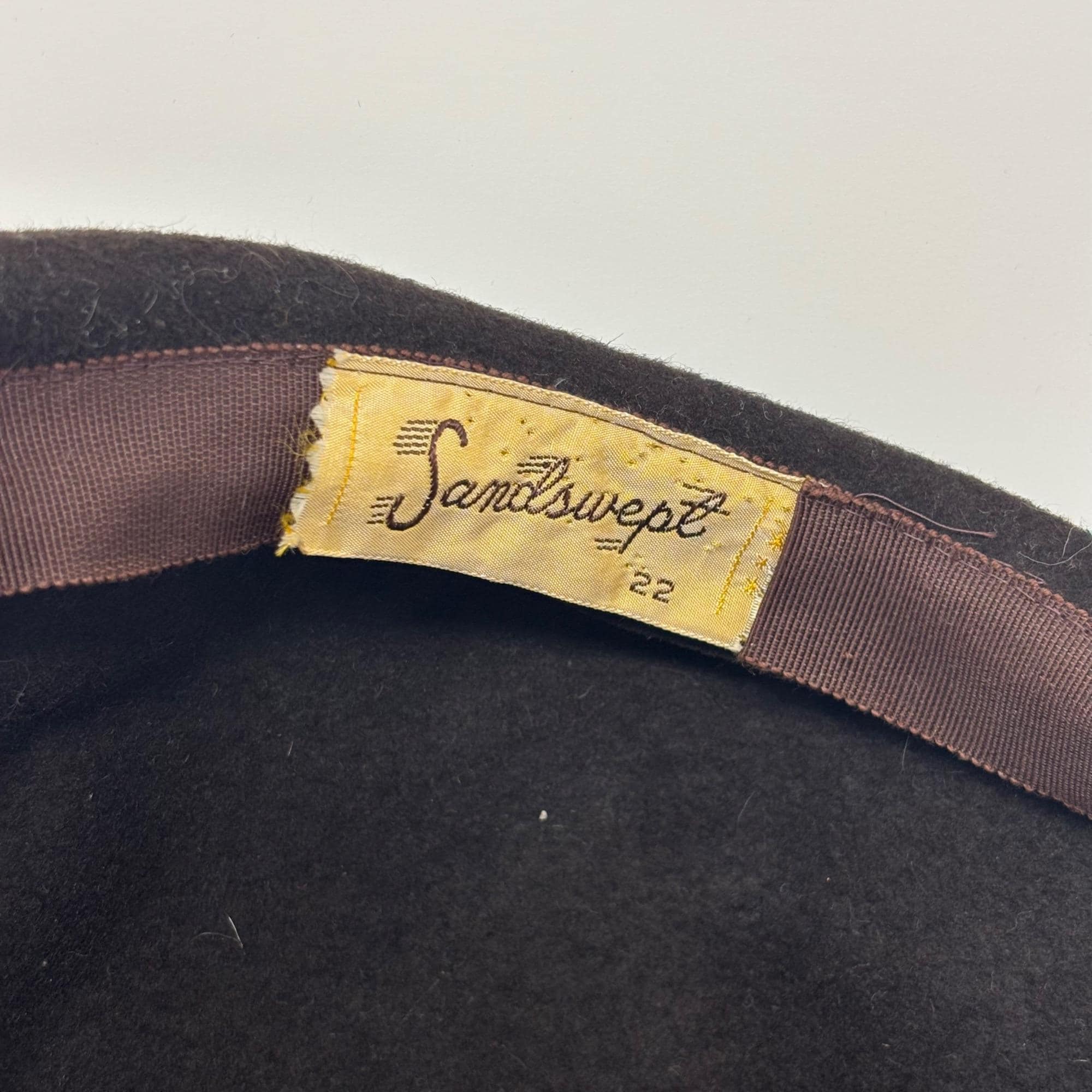 Vintage 1950s Brown Hat Womens Brown Wool Pointed Cap With  display picture 1