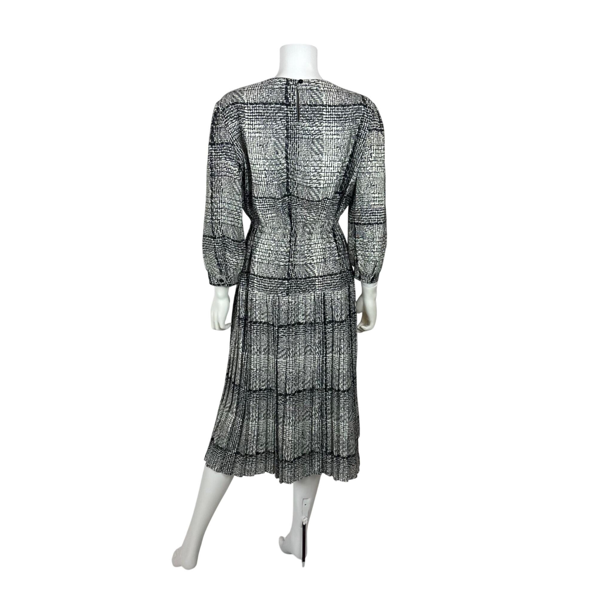 1950s women dress Zapaka Blue with Short Sleeves Floral Printed Vintage Dress witj Belt, Blue / L Azazie Arianthe Junior Ready mossy oak bottomland There are over 3 Colour:Candy Spot