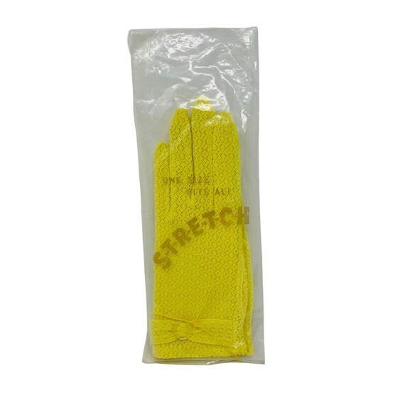 Vintage 1960s Yellow Lace Nylon Gloves One Size - image 3