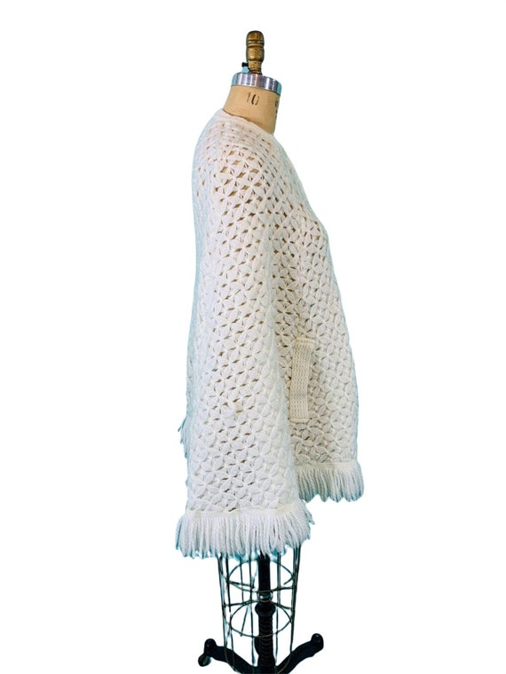 Vintage 1960s Cape Women's Large White Crochet Ac… - image 6