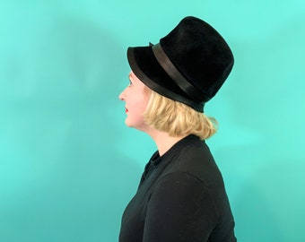Vintage 1950s Bucket Hat Luxuria Black Satin Bow Tall Hat  display picture 1