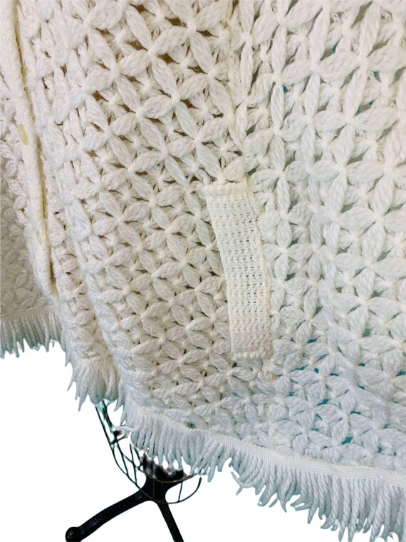 Vintage 1960s Cape Women's Large White Crochet Ac… - image 8