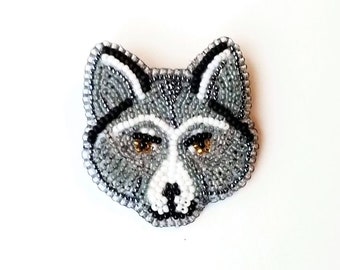 Wolf brooch, pin, grey, beaded, jewelry, husky, dog, nature, beast, wild