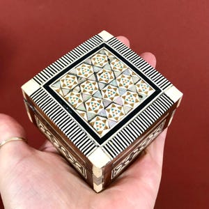 Vintage wooden box, wooden box, carved, decorated, wooden box with lid, jewelry box, mother of pearl inlay