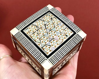 Vintage wooden box, wooden box, carved, decorated, wooden box with lid, jewelry box, mother of pearl inlay