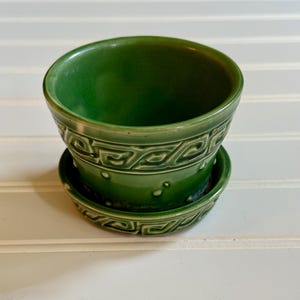 Vintage McCoy pottery mini flower plant pot, Green key and dot hobnail pattern