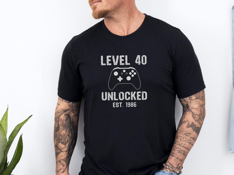 Level 40 Unlocked Shirt, Retro Gamer Birthday Tee, 1986 Established T-Shirt, 40th Birthday Gift for Gamers, Video Game Lover