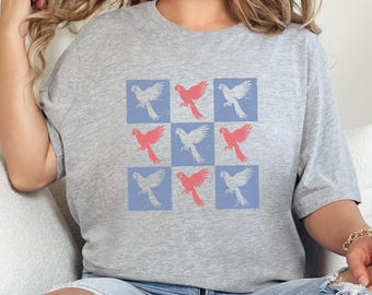Parrot T-Shirt, Tropical Bird Tee, Macaw Shirt, Unique Graphic T-Shirt, Vintage Style Bird Lover Gift, Cool Bird Design, Unisex Parrot Tee