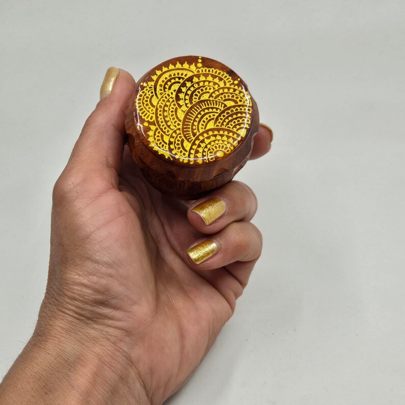 Small 4 Part Herb Grinder With Kief Catcher. Hand Painted Henna Designs