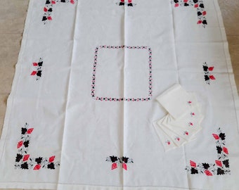 Vintage Embroidered Tablecloth Six Napkins Red Black Grape Design Fine Linen Unused New Old Stock